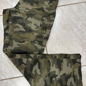 Amazon Essentials Olive Camouflage Pants